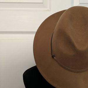 Tan hat